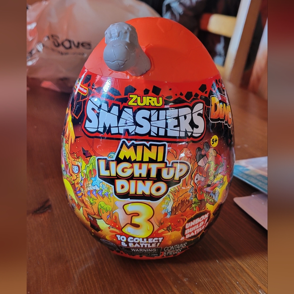Smashers Mini Light Up Dino Surprise Egg